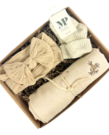 Barselsgave  Beige Gave Til Den Lille Pige