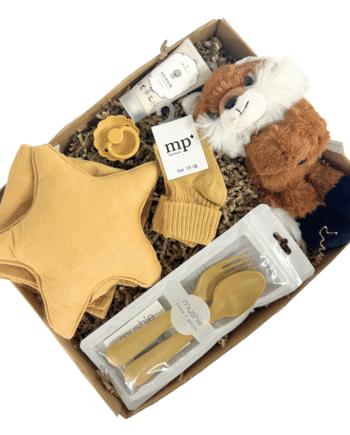 Barselsgave  Overdådig Gul Gave Med Krammeven Nusseklud