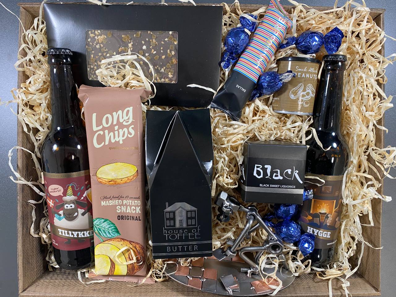 Gavekurv Med Metalfigur Flisemurer Hygge