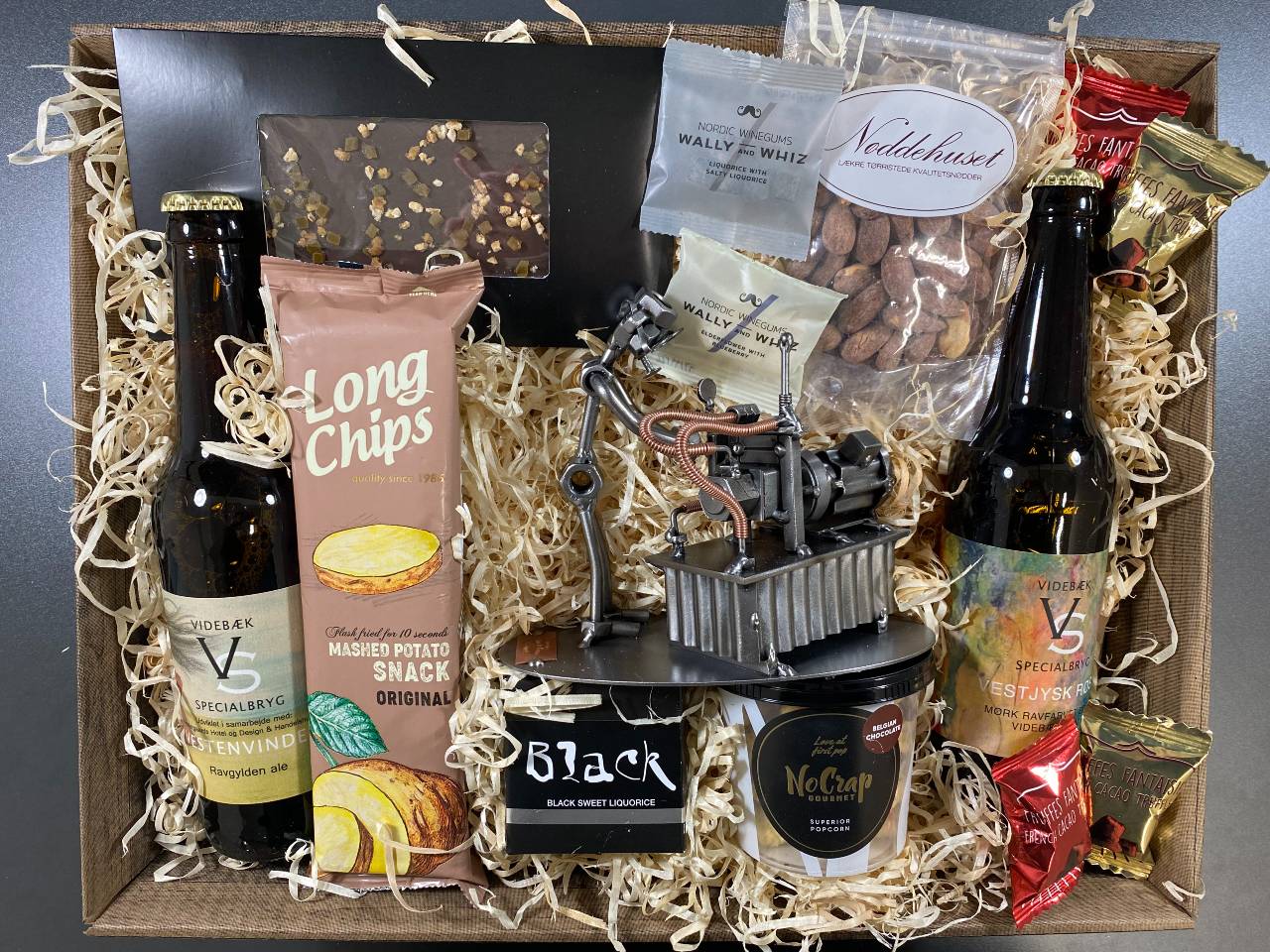 Gavekurv Med Metalfigur Maskinmester Entreprenørmaskinmekaniker Hygge